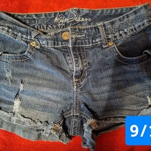 Ariya women's shorts size 9/10